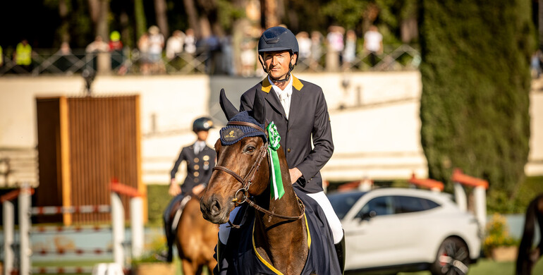 It's a brilliant first-day double for Italy at Piazza di Siena