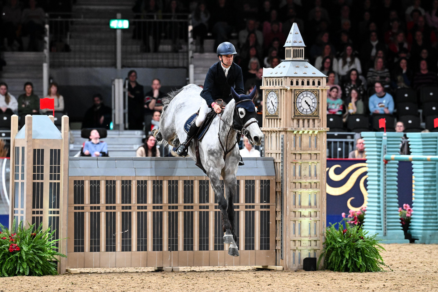 Coyle and Incredible unbeatable in The Longines Christmas Cracker