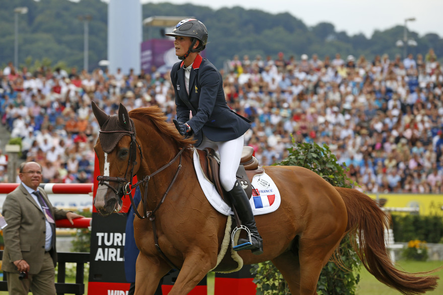 Flora de Mariposa back in the ring | World of Showjumping