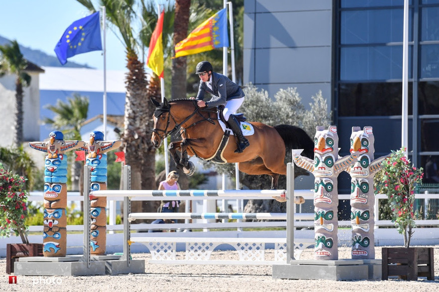 Grietje vd Heezerenbosch, Hilton Up The Banner and Caro Z take top